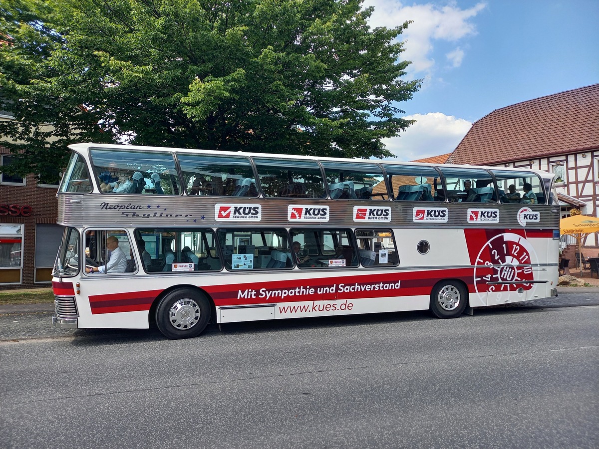 Die KÜS unterstützte die Veranstaltung als Partner, beispielsweise im Bereich des historischen PR-Busses.