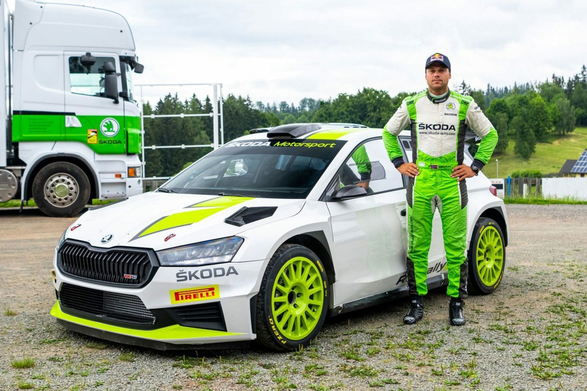Der amtierende WRC2-Champion Andreas Mikkelsen aus Norwegen fährt den komplett neu entwickelten SKODA FABIA RS Rally2 bei der Wettbewerbspremiere in Sachsen.
