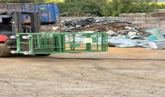 Die Schrotthändler Odenthal beschafft die für die Wiederaufbereitung notwendigen Recycling-Materialien