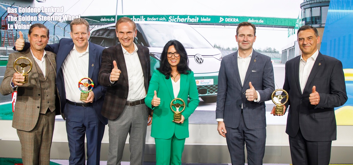 skoda auszeichnung Foto3 - ŠKODA ENYAQ COUPÉ RS iV erhält Goldenes Lenkrad 2022