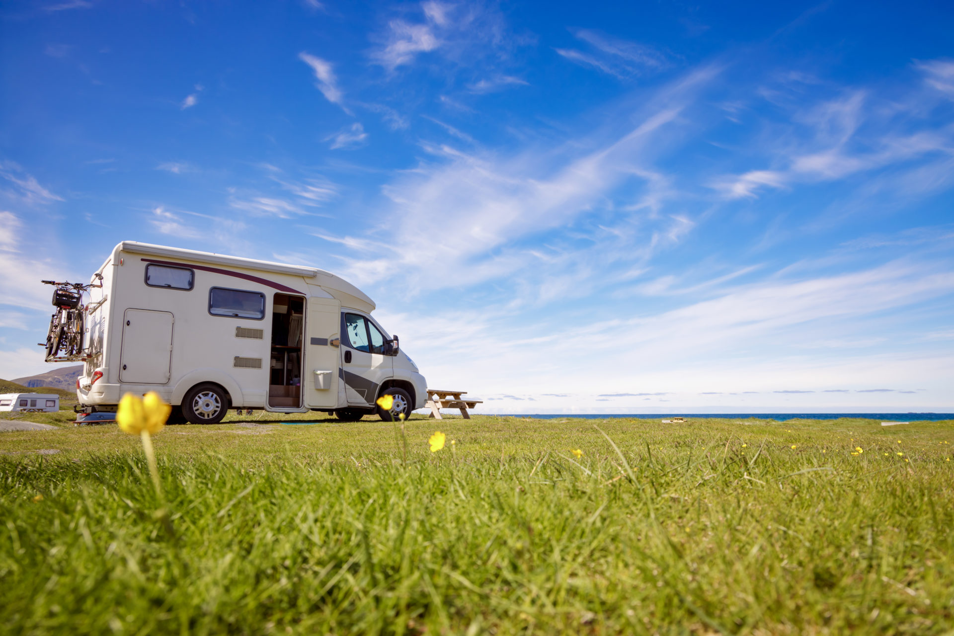 Saisonstart: So werden Wohnmobil und Wohnwagen fit für den Osterurlaub