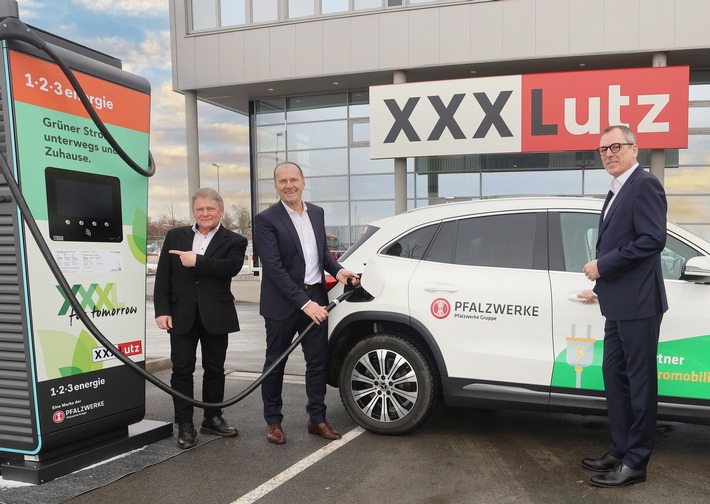 500 neue E-Ladepunkte vor XXXLutz Möbelhäusern in Kooperation mit Pfalzwerke AG