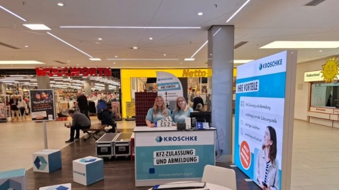 Hoher Aufklärungsbedarf bei digitaler Kfz-Zulassung / Halbzeitfazit zeigt großes Interesse an mobiler Kroschke-Filiale im Einkaufszentrum TeckCenter