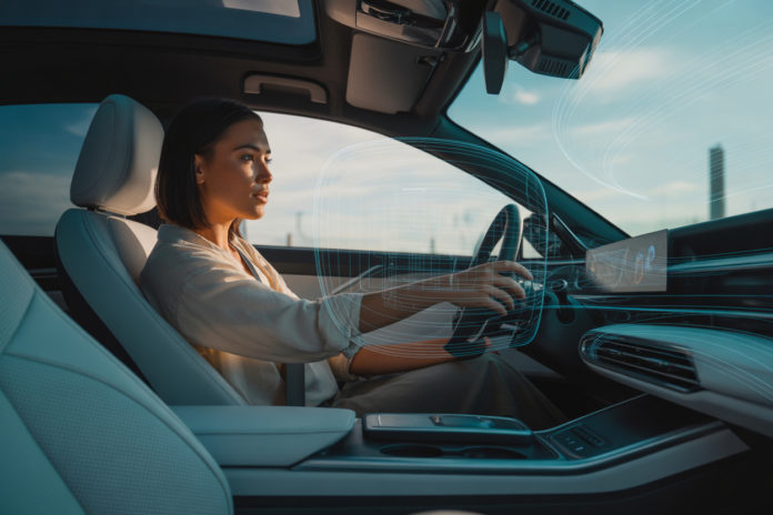 Auto mit künstlicher Intelligenz und Emotionserkennung im Cockpit